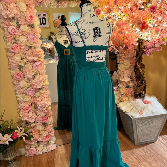 Dress - Picture 2 of 6